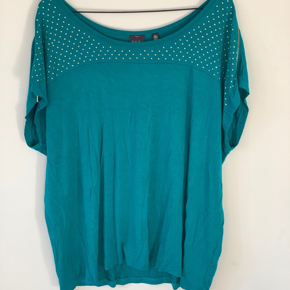 Teal colored top